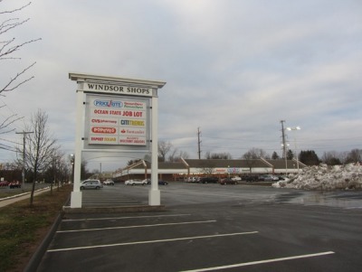 Windsor Shopping Center - Tour Windsor CT - Windsor Connecticut Walking